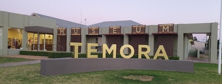 Exterior. Temora Motel