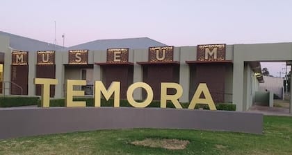 Temora Motel