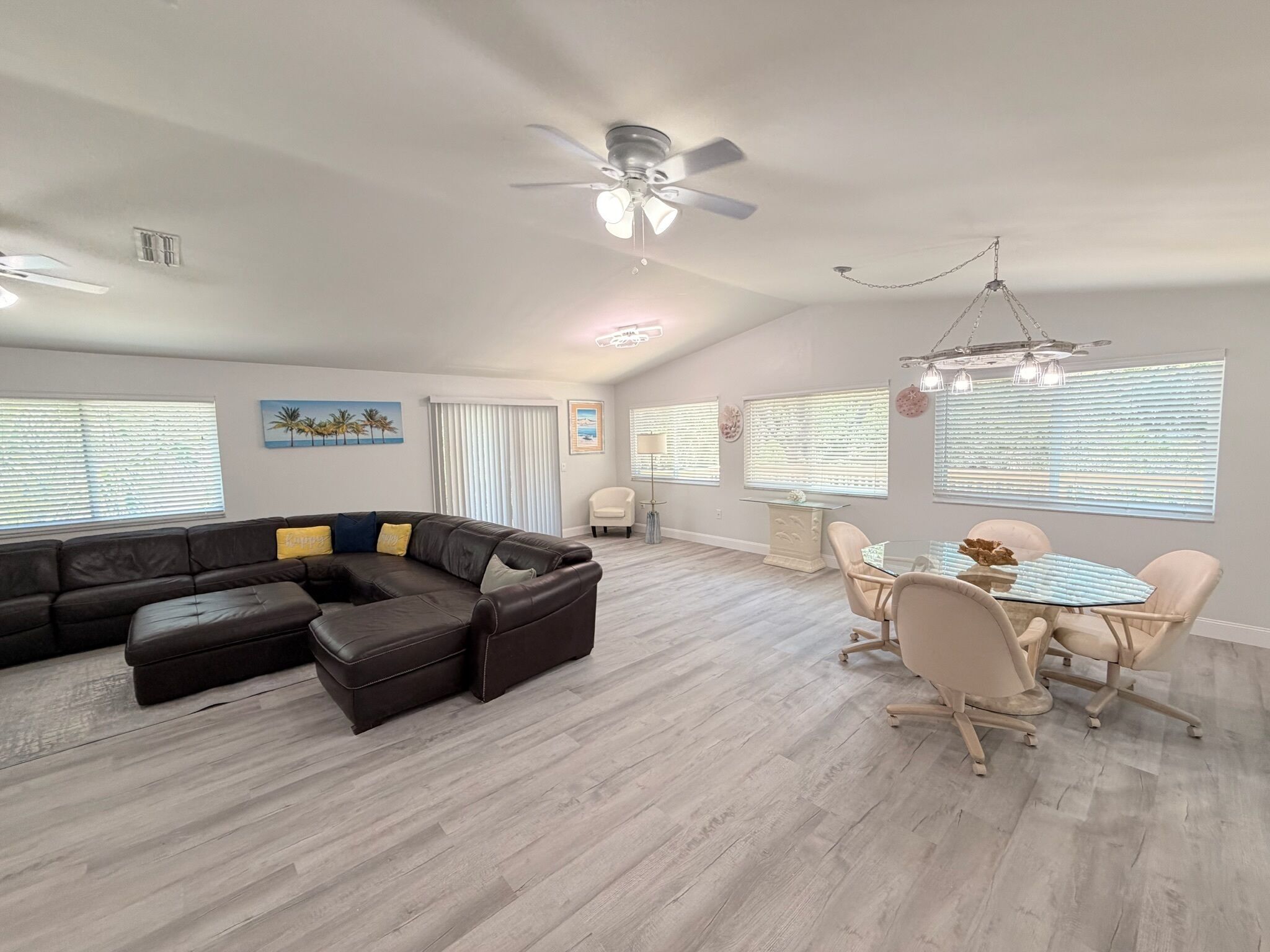 Waterfront Paradise W Manatees Fishing Kayaks In The Backyard! Newly Renovated - Spring Hill, FL
