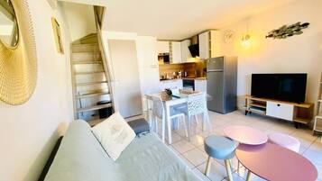 Smart TV, mesa de ping pong