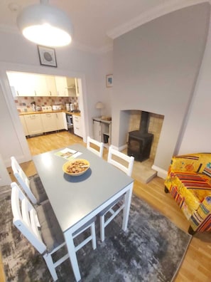 Kitchen Dining area