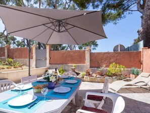 Outdoor dining - Anaisim by Interhome (Saint Cyr sur Mer La Madrague)