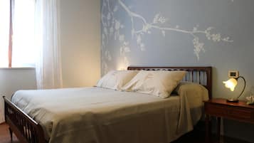 2 bedrooms, bed sheets