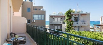 Anemi blue apt, suitable up to 4, near the beach!