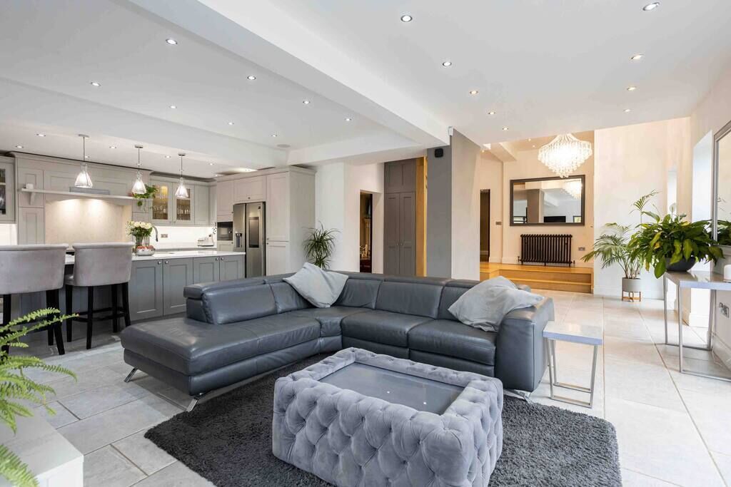 TV, fireplace, stereo