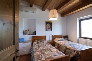 3 bedrooms, iron/ironing board, free WiFi