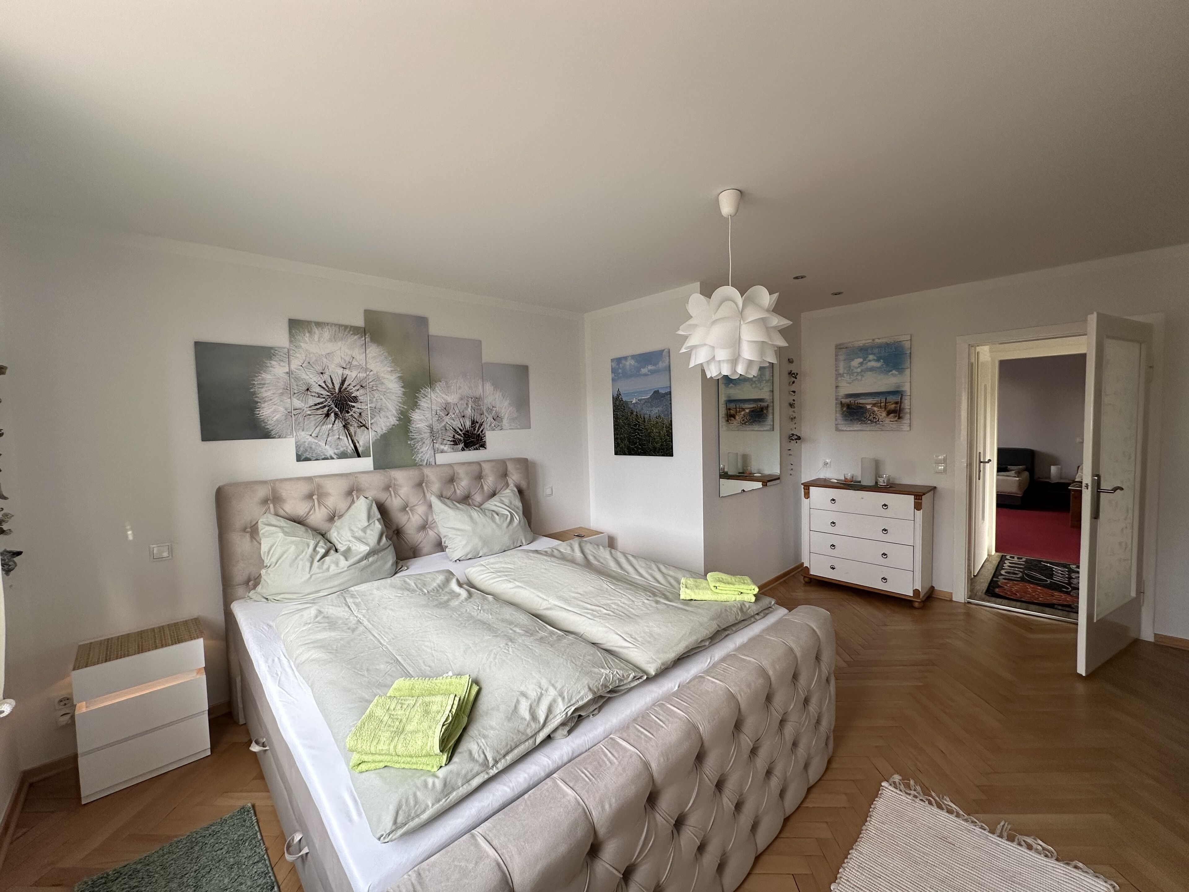2 bedrooms, travel crib, free WiFi, bed sheets