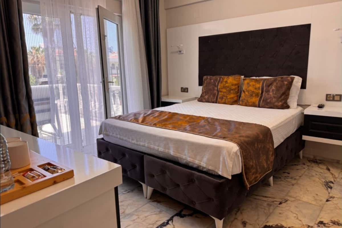 Blackout drapes, iron/ironing board, free WiFi