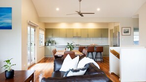 Smart TV, fireplace, DVD player, ping pong