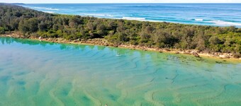 Break Away in Dolphin Point