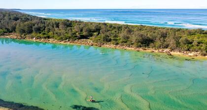 Break Away in Dolphin Point