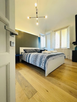 3 Schlafzimmer, Schreibtisch, Bügeleisen/Bügelbrett, kostenloses WLAN