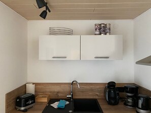 Fridge, microwave, stovetop, dishwasher - Vacation apartment "SchöneZeit" - Cozy vacation apartment on the beautiful Edersee (Waldeck)