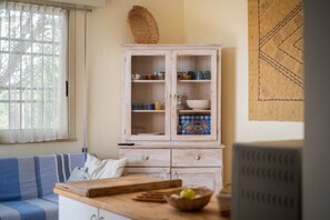 Interior - Villa 'Torre Castiglione' with Sea View, Garden, 2 Terraces & Wi-Fi (Torre lapillo)