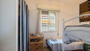 2 chambres, fer et planche Ă  repasser, Wi-Fi gratuit, draps fournis