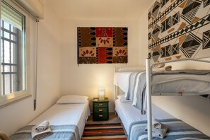 2 bedrooms, iron/ironing board, free WiFi, bed sheets - Villa 'Torre Castiglione' with Sea View, Garden, 2 Terraces & Wi-Fi (Torre lapillo)