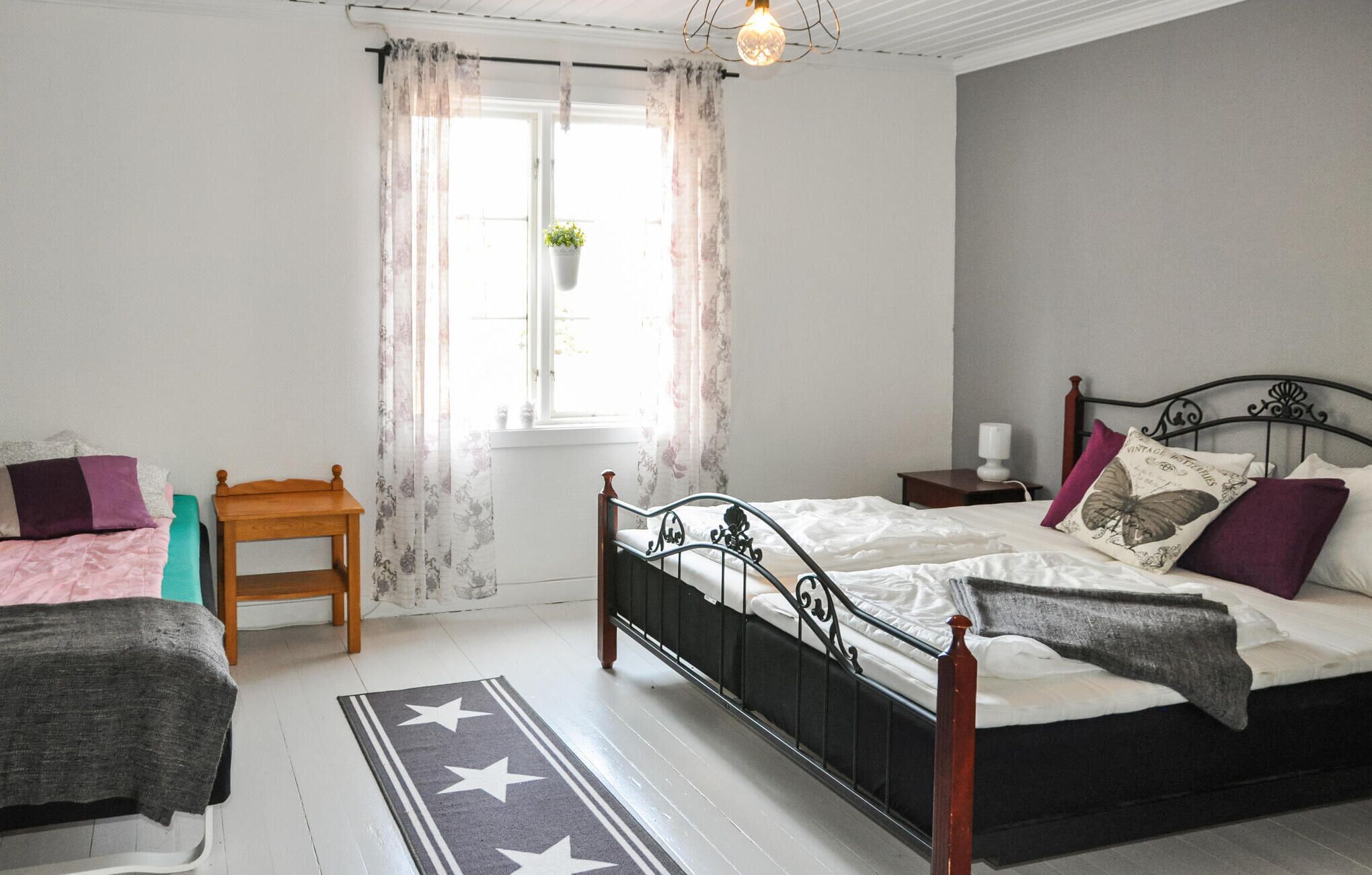 5 dormitorios y cuna de viaje