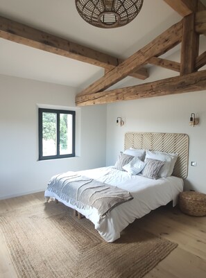 3 chambres, fer et planche à repasser, Wi-Fi, draps fournis