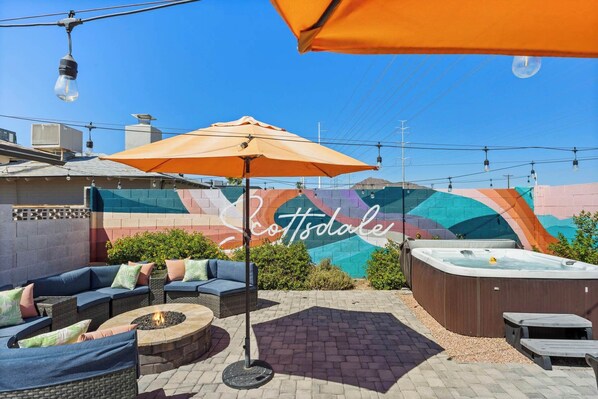 Terrace/patio - Pink Palms! Heated Pool•Spa•8 Min Old Town (Scottsdale)