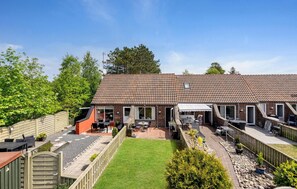 تناول الطعام بالخارج