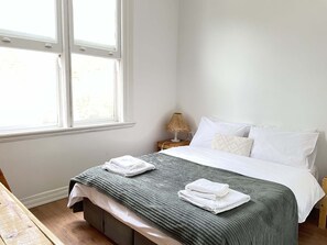Standard Room, 1 Double Bed | Down comforters, minibar, iron/ironing board, free WiFi