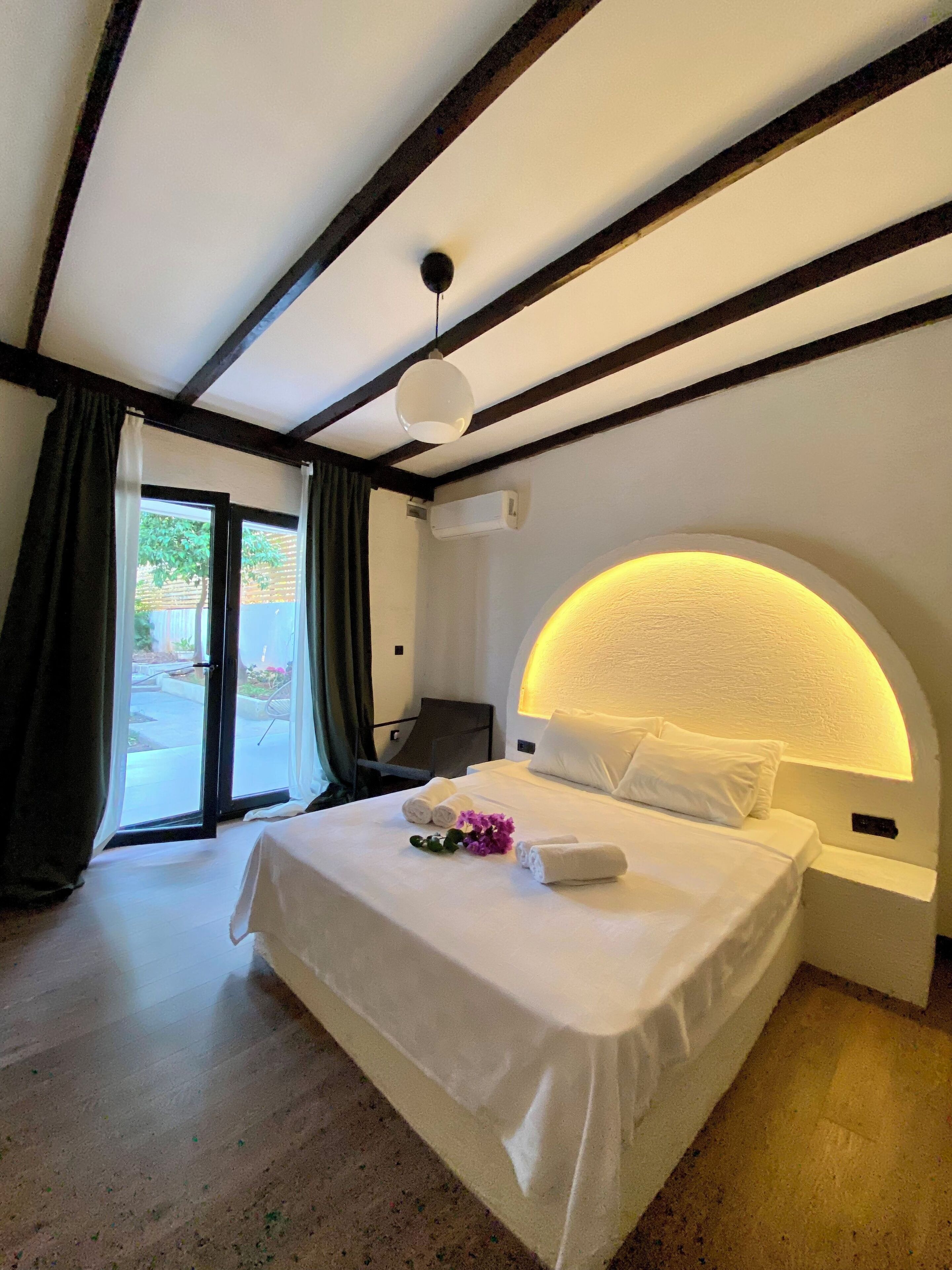 Bahceli Deluxe Oda | Down duvets, minibar, iron/ironing board, free WiFi