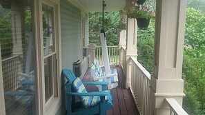 Porch - The Carriage House Inn (Grand Falls - Windsor)