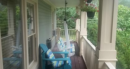 The Carriage House Inn