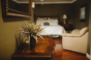 Honeymoon Room | Premium bedding, pillowtop beds, desk, laptop workspace - The Carriage House Inn (Grand Falls - Windsor)