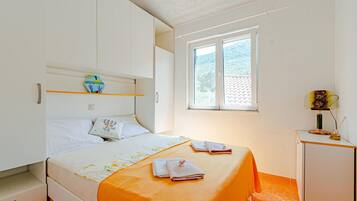 2 habitaciones, wifi gratis y ropa de cama