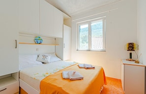 2 bedrooms, free WiFi, bed sheets