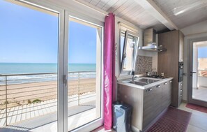Interior - Stunning home in Kaukana with WiFi (Kaukana)