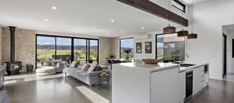 Luxury Modern Farm stay with Country Living