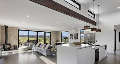 Luxury Modern Farm stay with Country Living