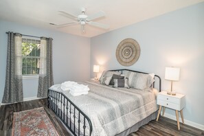 3 bedrooms, WiFi, bed sheets