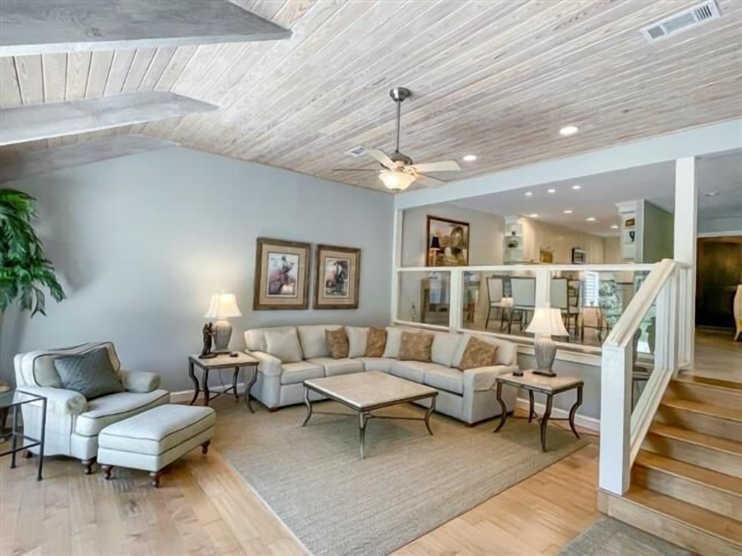 Spacious 3-Bdrm Villa w/ direct golf views & private patio in Sea Pines Resort