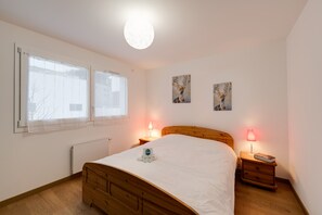 1 室のベッドルーム、WiFi、ベッドシーツ