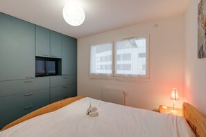 1 bedroom, WiFi, bed sheets
