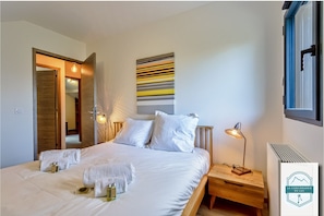4 chambres, fer et planche à repasser, Wi-Fi, draps fournis
