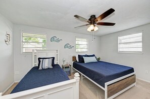 4 bedrooms, in-room safe, desk, iron/ironing board