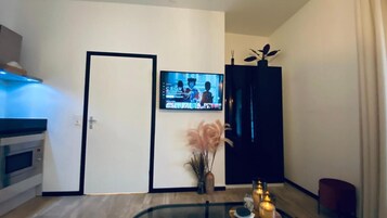 Deluxe Studio Suite | Living area