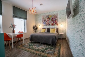 Deluxe Studio Suite | Free WiFi - Neon Nights (Groningen)