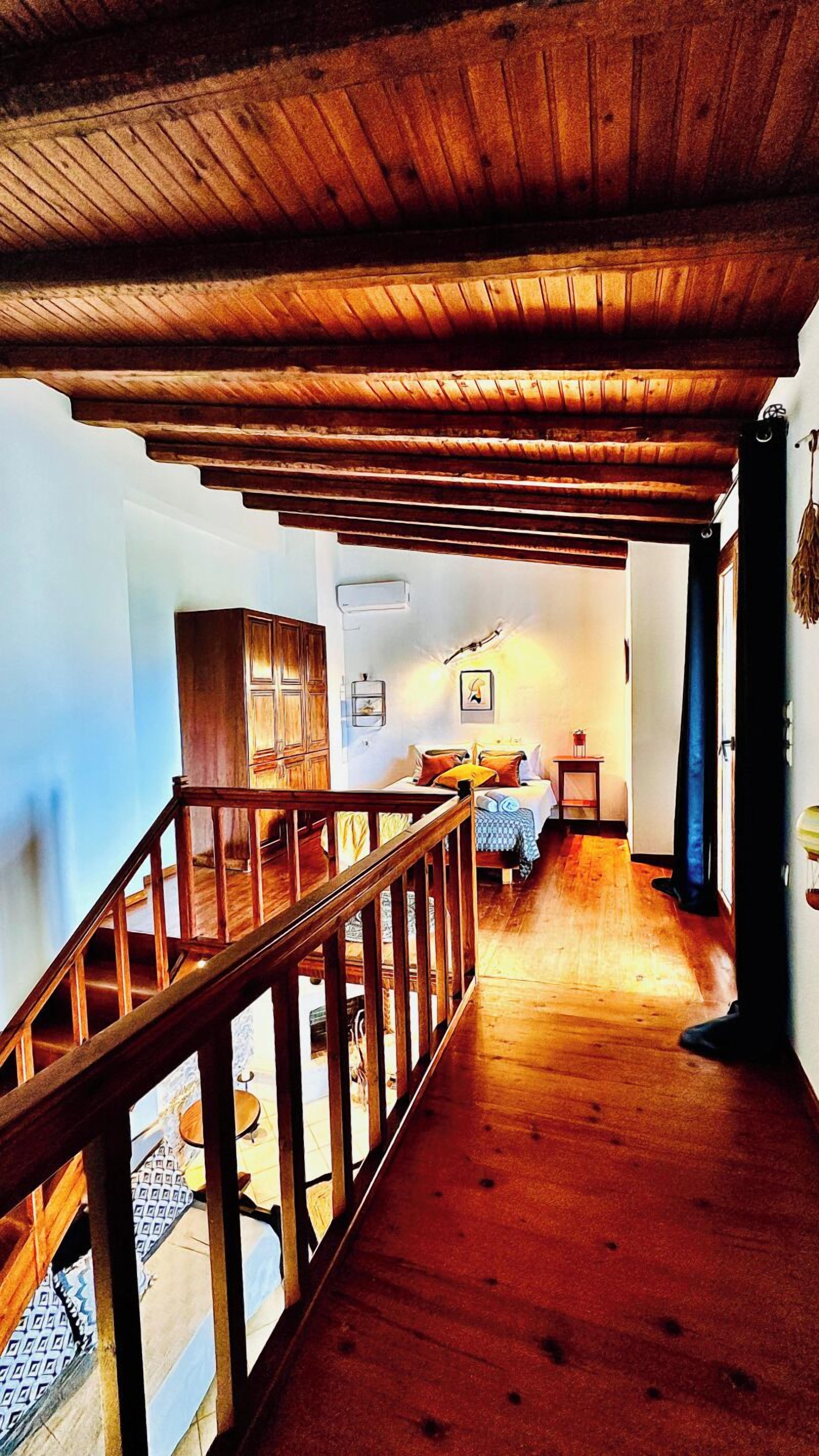 Vila Tradisional | Meja kerja, tirai kedap cahaya, dan setrika/meja setrika