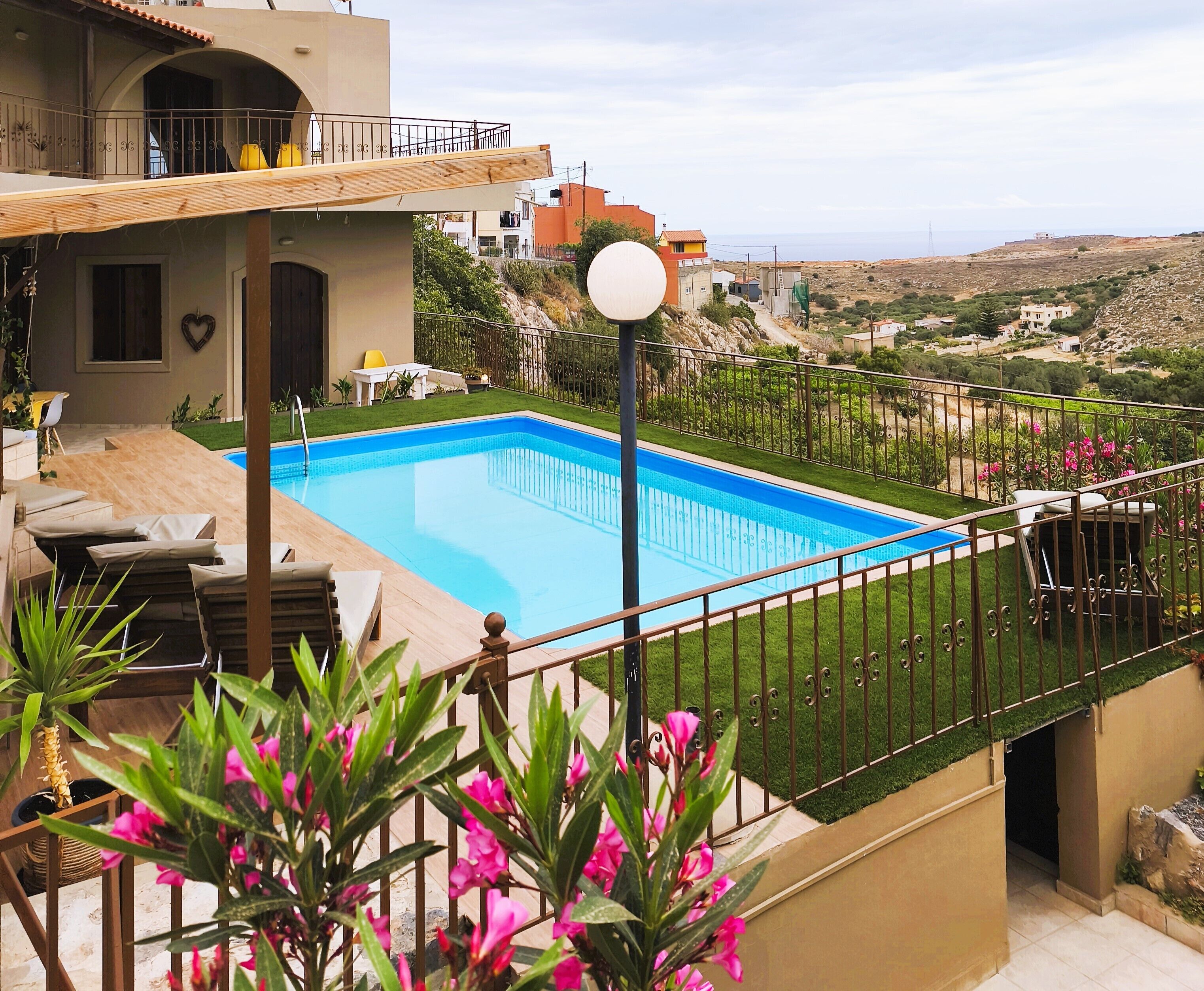 Individueel gemeubileerd, verduisterende gordijnen