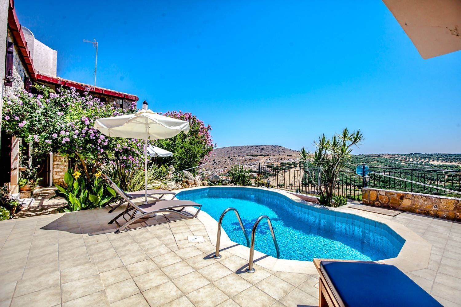 Facciata della struttura