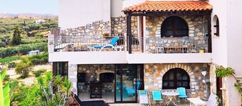 อีเลีย วู้ดสโตน เฮาส์