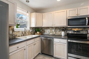 Fridge, microwave, oven, stovetop - Driftwood - a Beautiful 3 Bedroom, 2.5 Bath Townhome in the Heart of OCMD! (Ocean City)
