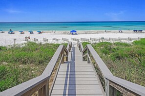On the beach - Gulf Front With Private Pool- Serenity Blue by Royal Destinations (Santa Rosa Beach)
