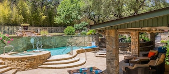 Your Own High-End Resort! 1-Story, Heated Pool, Huge Hot Tub, KingBeds, GameRoom