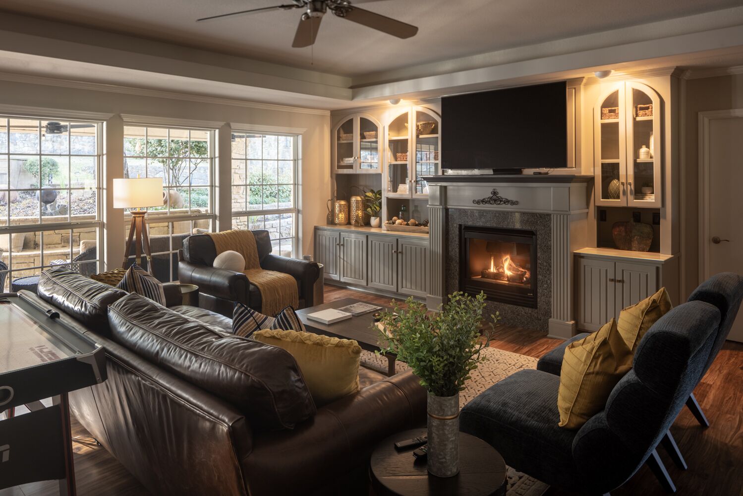 Smart TV, fireplace, foosball, books